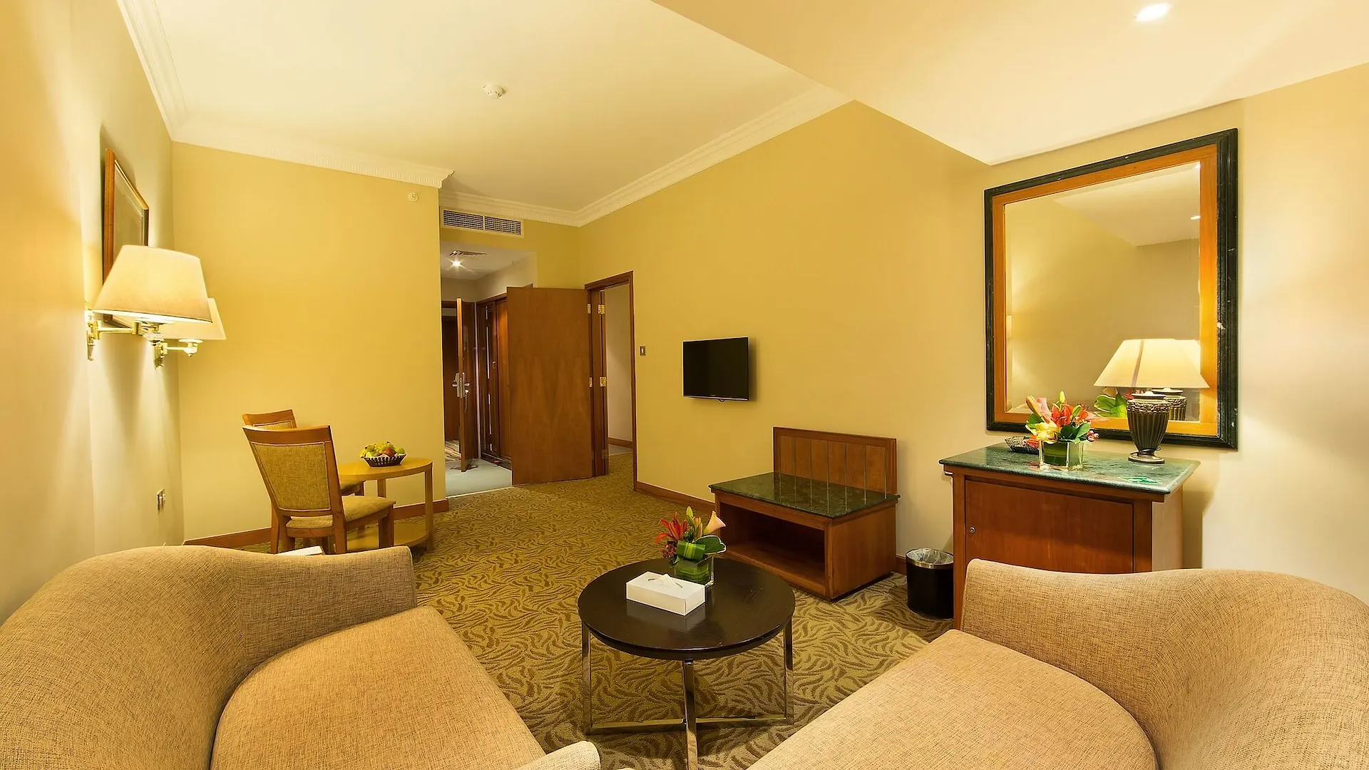 Lotus Grand Hotel Dubai 4*,